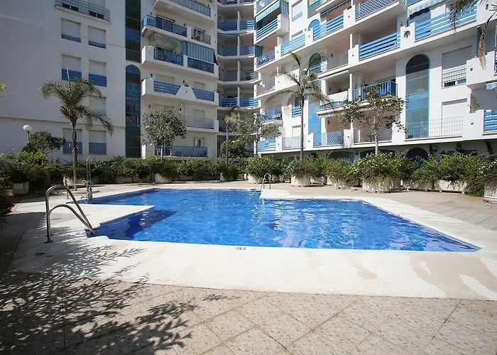 El Faro Leisure Port * Εστεπόνα